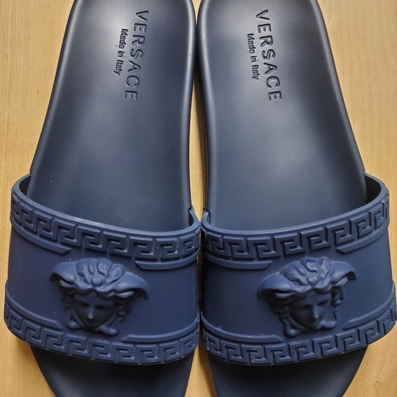 Sandals_&_Flip_Flops
